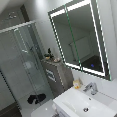 Schoene Komplette In Apartament